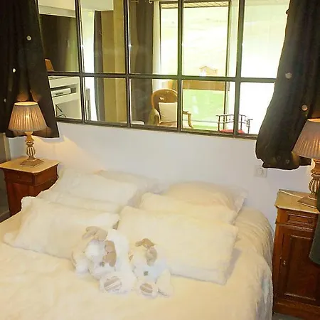Sleeps 8 Pool Wifi Apartment Le Corbier