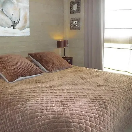 Apartment Sleeps 8 Pool Wifi *